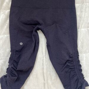 lululemon women’s purple knee length Leggings with Ruched Detailing